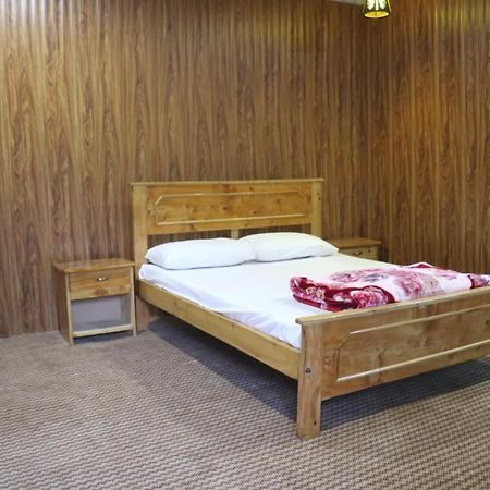 גילגיט Golden Peak Guest House מראה חיצוני תמונה