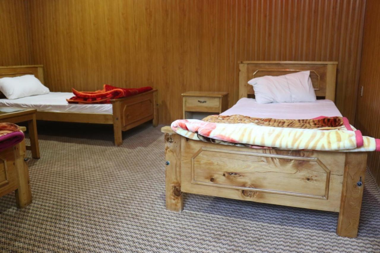 גילגיט Golden Peak Guest House מראה חיצוני תמונה