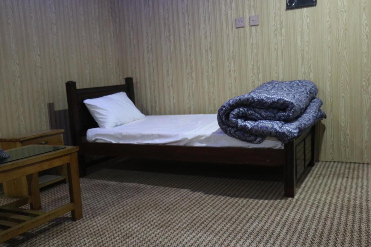 גילגיט Golden Peak Guest House מראה חיצוני תמונה